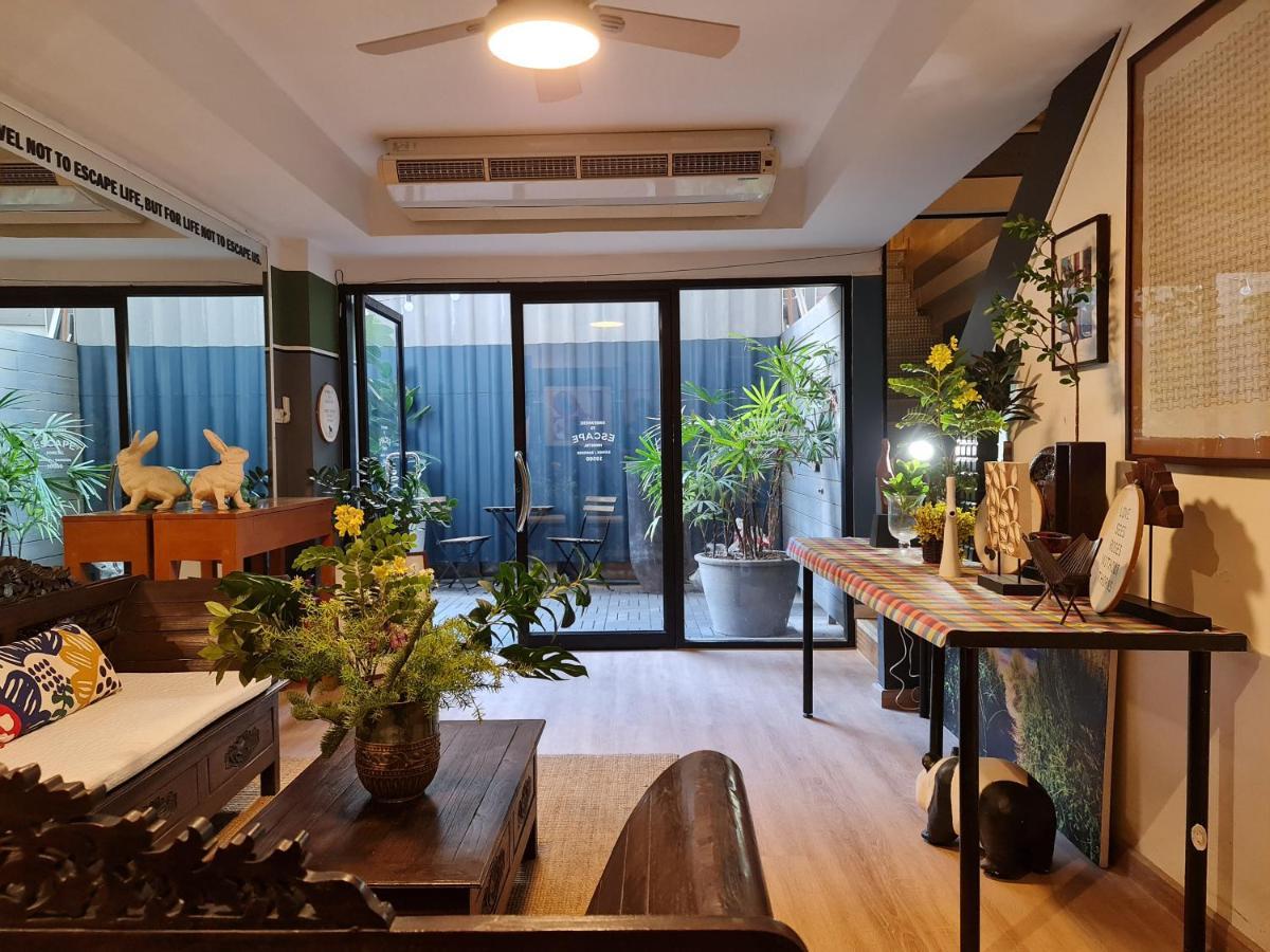 Somewhere To Escape - Hometel Bangkok Exteriér fotografie